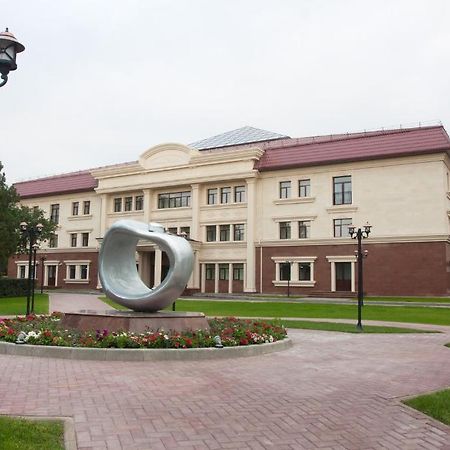 Almaty Hostel Bagian luar foto